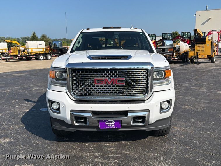 image for item FT6129 2017 GMC Sierra 2500HD Denali Crew Cab pickup truck
