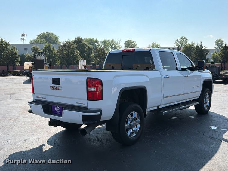 image for item FT6129 2017 GMC Sierra 2500HD Denali Crew Cab pickup truck