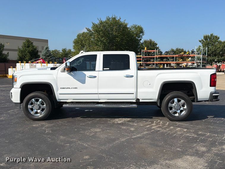 image for item FT6129 2017 GMC Sierra 2500HD Denali Crew Cab pickup truck