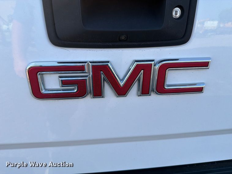 image for item FT6129 2017 GMC Sierra 2500HD Denali Crew Cab pickup truck