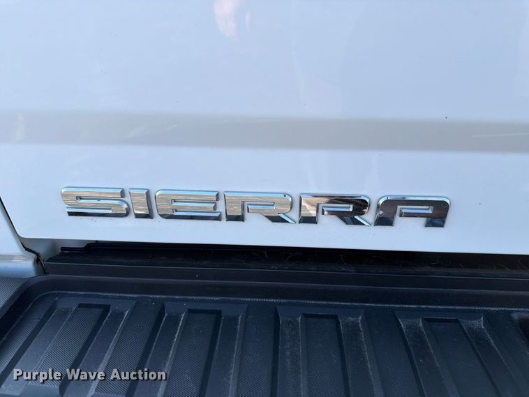 image for item FT6129 2017 GMC Sierra 2500HD Denali Crew Cab pickup truck