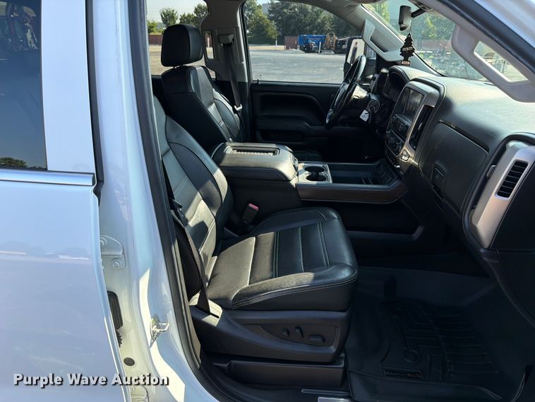 image for item FT6129 2017 GMC Sierra 2500HD Denali Crew Cab pickup truck