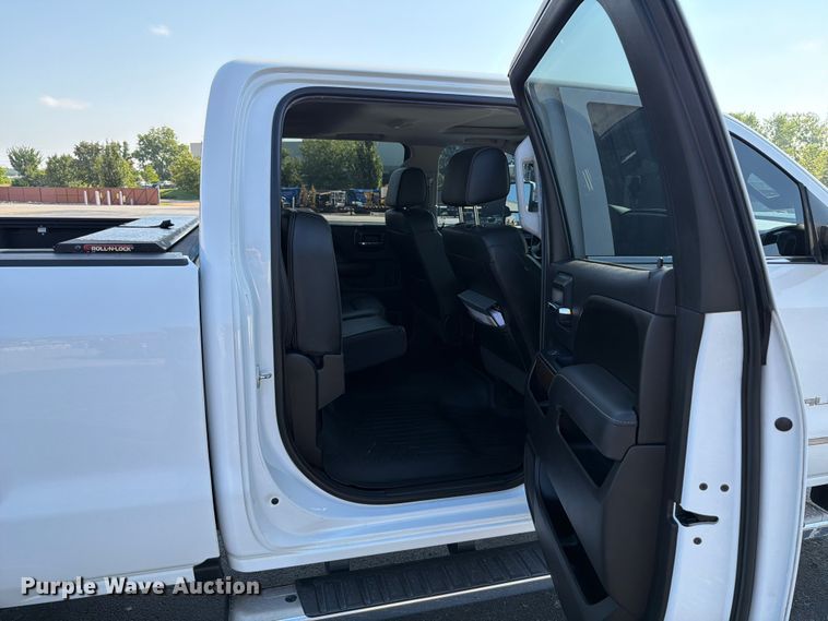 image for item FT6129 2017 GMC Sierra 2500HD Denali Crew Cab pickup truck