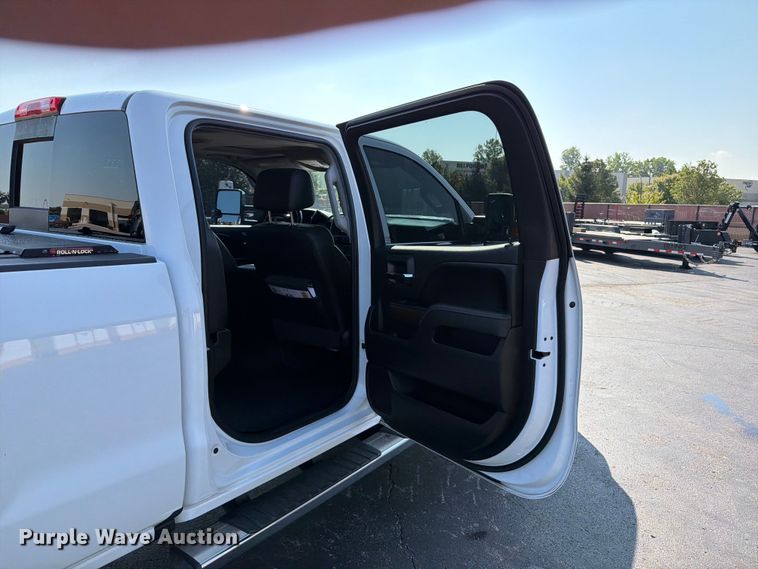 image for item FT6129 2017 GMC Sierra 2500HD Denali Crew Cab pickup truck