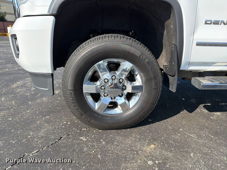 image for item FT6129 2017 GMC Sierra 2500HD Denali Crew Cab pickup truck