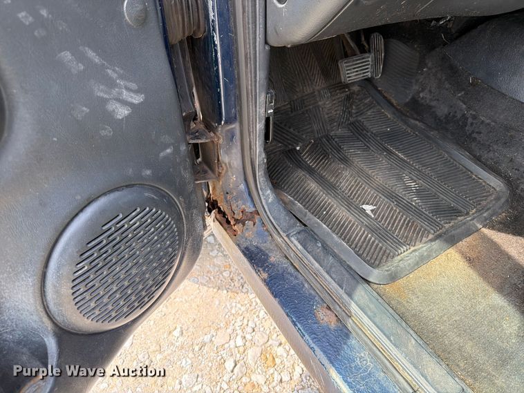 image for item FT6141 2002 Chevrolet S10 LS Ext. Cab pickup truck