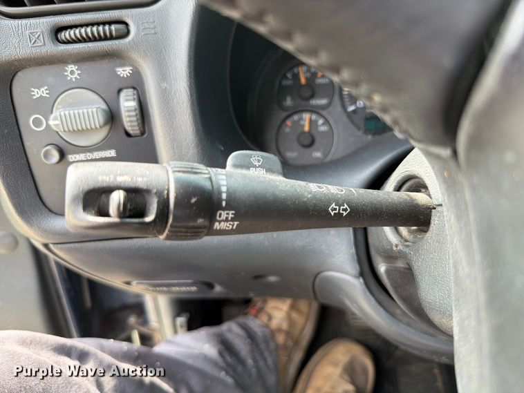 image for item FT6141 2002 Chevrolet S10 LS Ext. Cab pickup truck