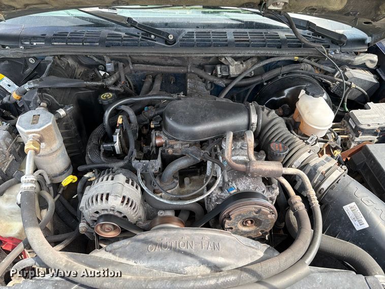 image for item FT6141 2002 Chevrolet S10 LS Ext. Cab pickup truck