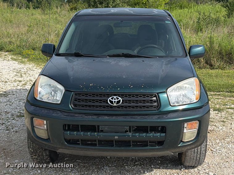image for item FT6142 2003 Toyota RAV4 SUV