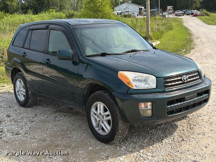 image for item FT6142 2003 Toyota RAV4 SUV