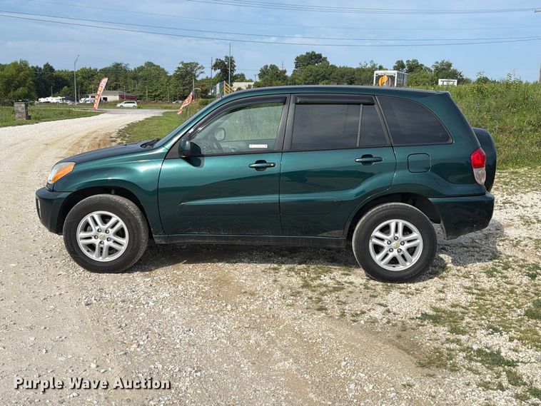 image for item FT6142 2003 Toyota RAV4 SUV