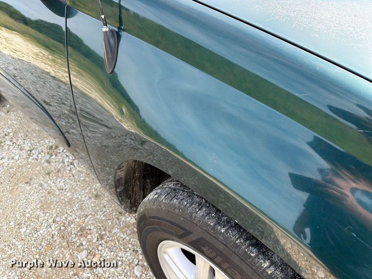 image for item FT6142 2003 Toyota RAV4 SUV