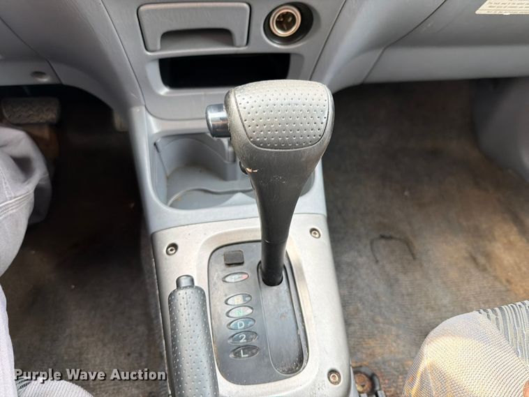 image for item FT6142 2003 Toyota RAV4 SUV