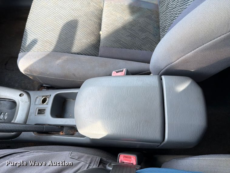 image for item FT6142 2003 Toyota RAV4 SUV