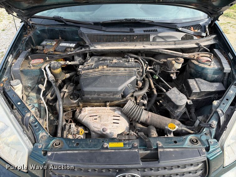 image for item FT6142 2003 Toyota RAV4 SUV