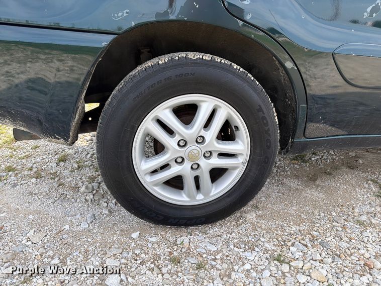image for item FT6142 2003 Toyota RAV4 SUV