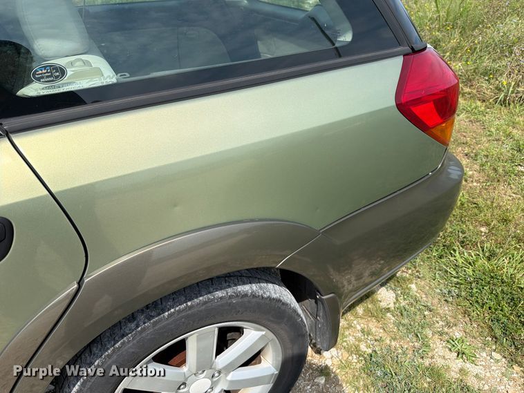 image for item FT6143 2006 Subaru Outback SUV