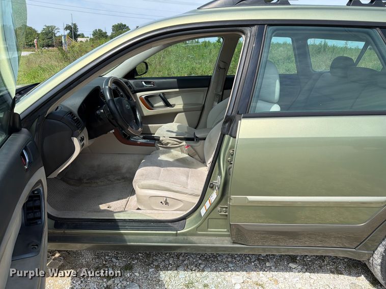 image for item FT6143 2006 Subaru Outback SUV
