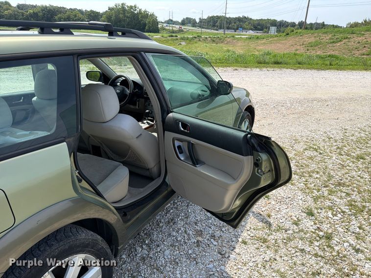 image for item FT6143 2006 Subaru Outback SUV