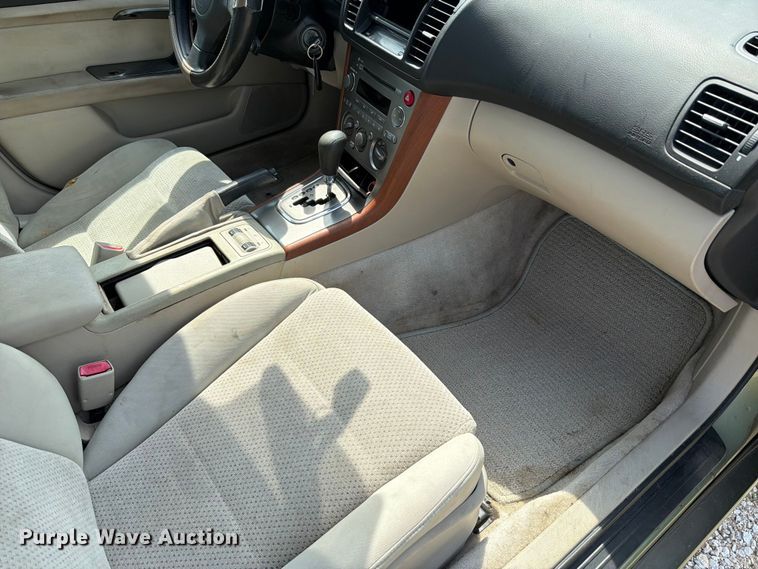 image for item FT6143 2006 Subaru Outback SUV