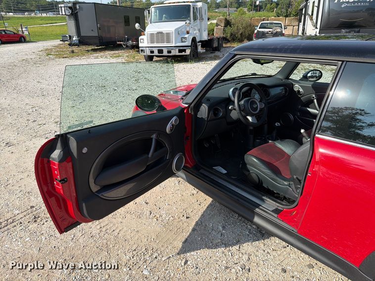 image for item FT6144 2006 Mini Cooper S 