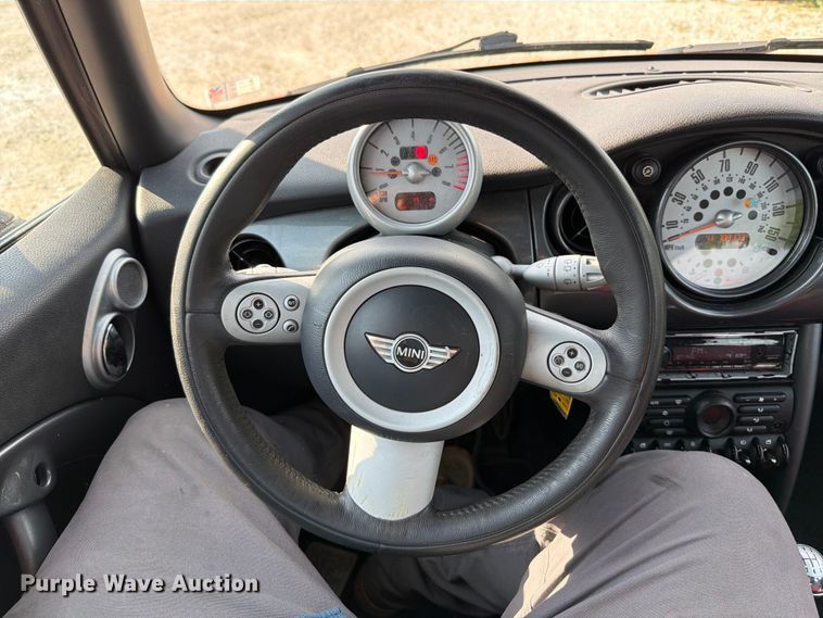 image for item FT6144 2006 Mini Cooper S 