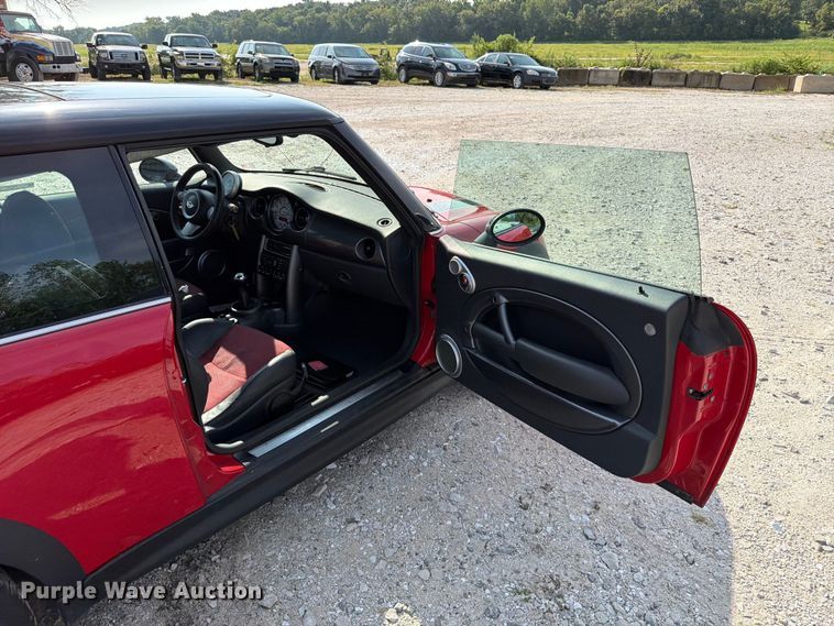 image for item FT6144 2006 Mini Cooper S 
