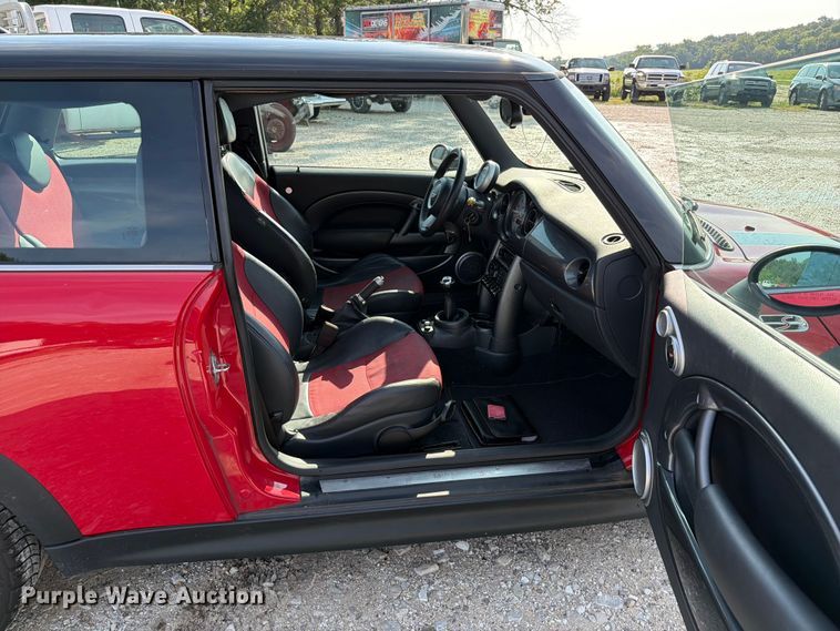 image for item FT6144 2006 Mini Cooper S 