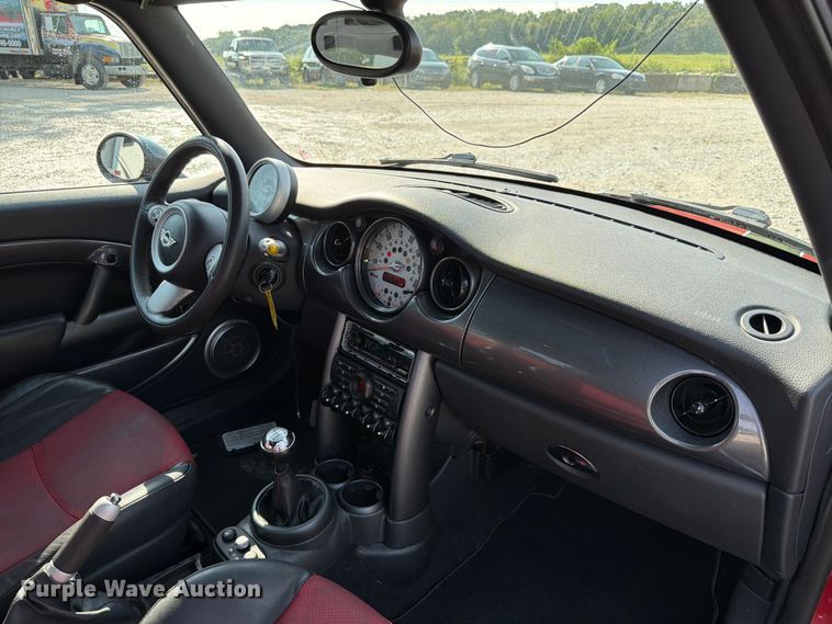 image for item FT6144 2006 Mini Cooper S 