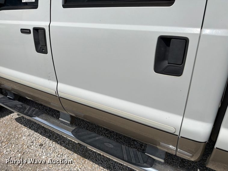 image for item FT6146 2009 Ford F250 Super Duty Lariat Crew Cab pickup truck