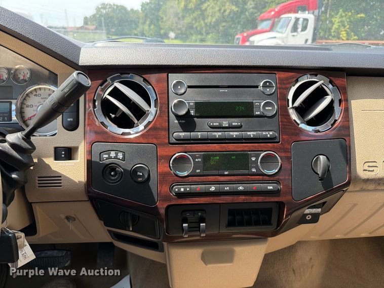 image for item FT6146 2009 Ford F250 Super Duty Lariat Crew Cab pickup truck