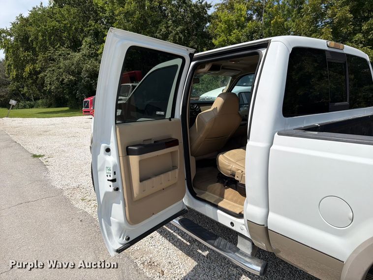 image for item FT6146 2009 Ford F250 Super Duty Lariat Crew Cab pickup truck