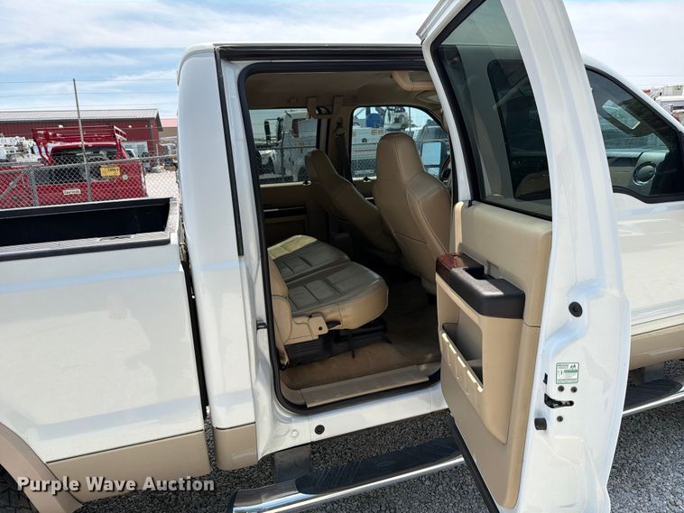 image for item FT6146 2009 Ford F250 Super Duty Lariat Crew Cab pickup truck