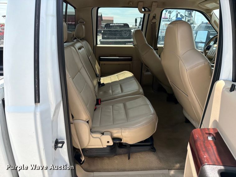 image for item FT6146 2009 Ford F250 Super Duty Lariat Crew Cab pickup truck