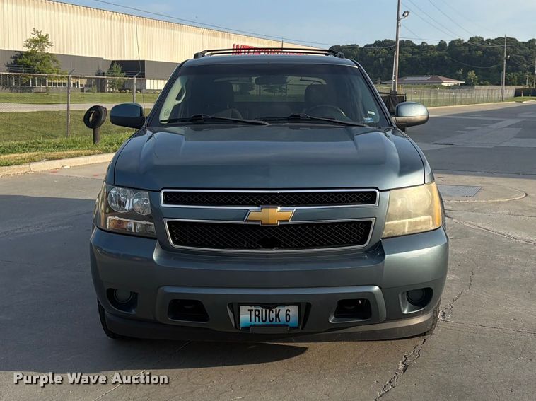 image for item FU4501 2011 Chevrolet Avalanche Crew Cab pickup truck