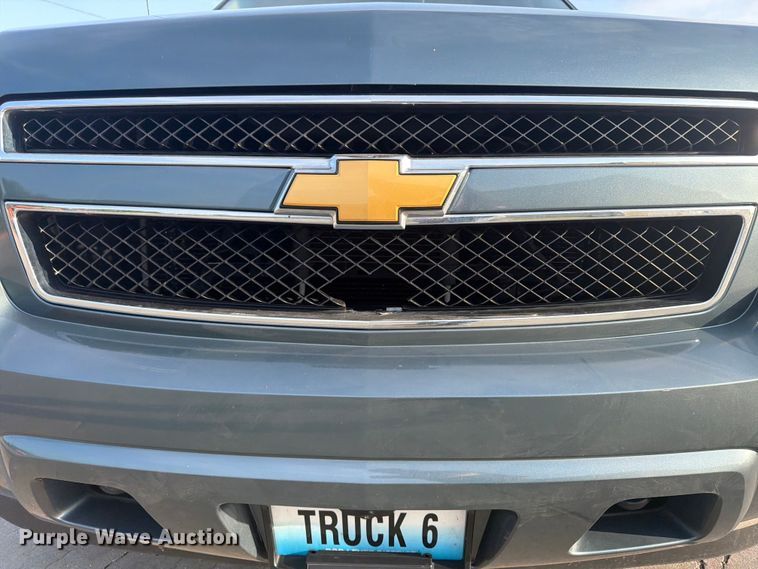 image for item FU4501 2011 Chevrolet Avalanche Crew Cab pickup truck