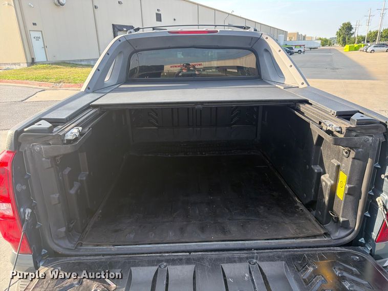 image for item FU4501 2011 Chevrolet Avalanche Crew Cab pickup truck