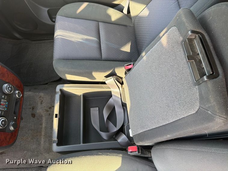 image for item FU4501 2011 Chevrolet Avalanche Crew Cab pickup truck