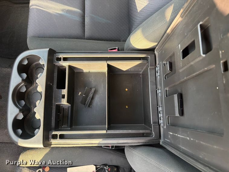image for item FU4501 2011 Chevrolet Avalanche Crew Cab pickup truck