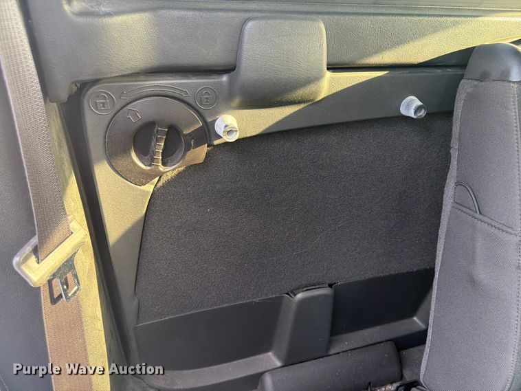 image for item FU4501 2011 Chevrolet Avalanche Crew Cab pickup truck
