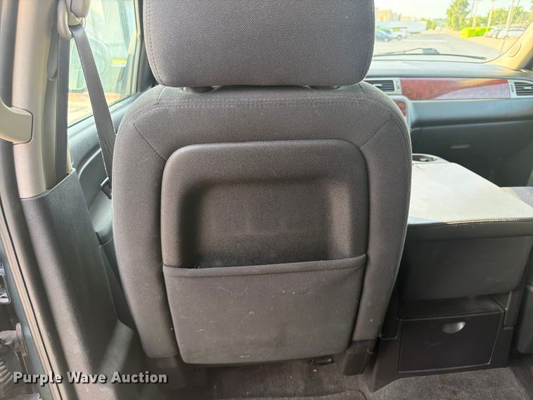 image for item FU4501 2011 Chevrolet Avalanche Crew Cab pickup truck