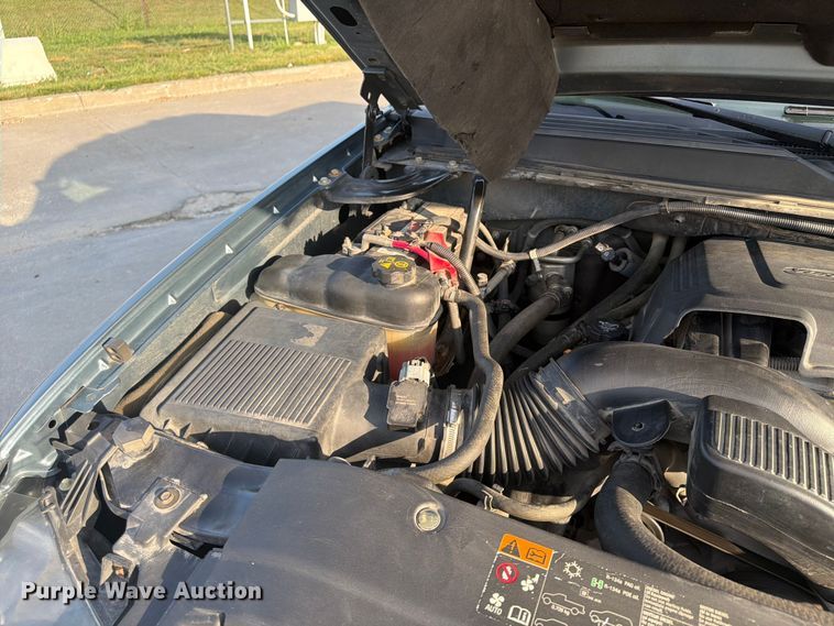 image for item FU4501 2011 Chevrolet Avalanche Crew Cab pickup truck