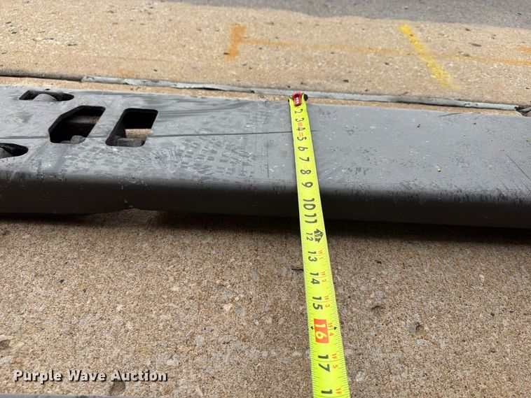 image for item FU4550 2011 Yale MPE060LFN24T2748 pallet jack