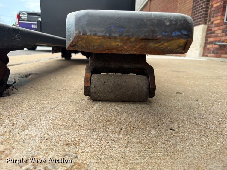 image for item FU4550 2011 Yale MPE060LFN24T2748 pallet jack
