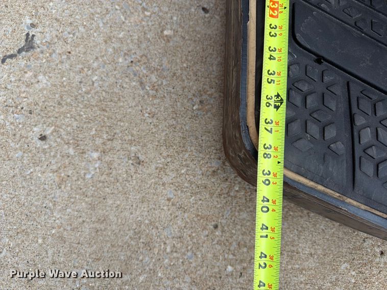 image for item FU4551 2019 Yale MPE060LGN24T2748 pallet jack