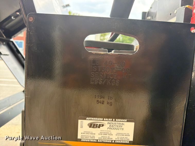 image for item FU4553 2019 Yale MPE060LGN24T2748 pallet jack