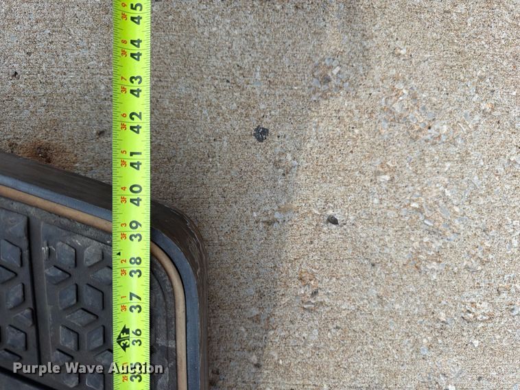 image for item FU4553 2019 Yale MPE060LGN24T2748 pallet jack