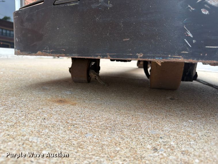 image for item FU4553 2019 Yale MPE060LGN24T2748 pallet jack