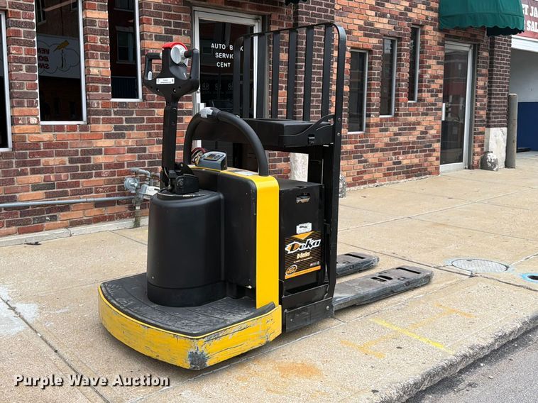 2018 Yale MPE060LFN24T2748 pallet jack