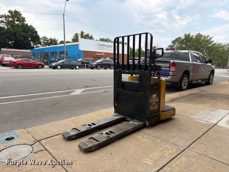 image for item FU4554 2018 Yale MPE060LFN24T2748 pallet jack